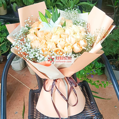 庆阳33朵香槟玫瑰百合，心里永远是你
